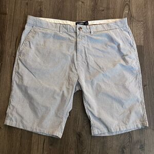 Chaps Mens Shorts Seersucker Blue White Striped Flat Front Stretch size 44